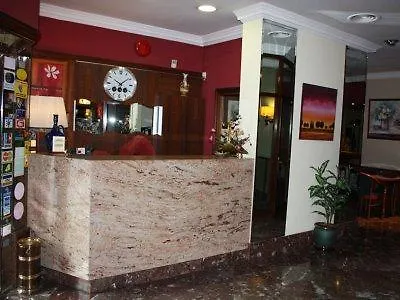 **  Hotel Los Angeles Figueres  Spanyolország
